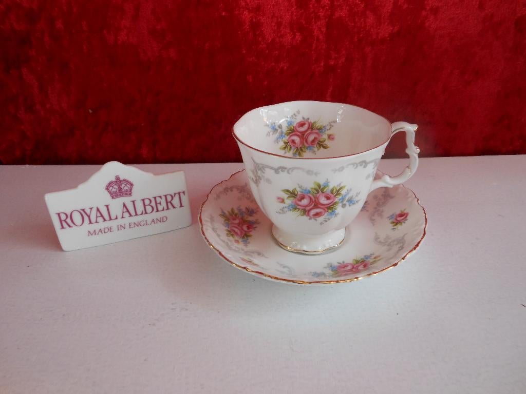 Royal Albert Tranquility kop en schotel, Ophalen of Verzenden, Zo goed als nieuw, Porselein, Kop en/of schotel