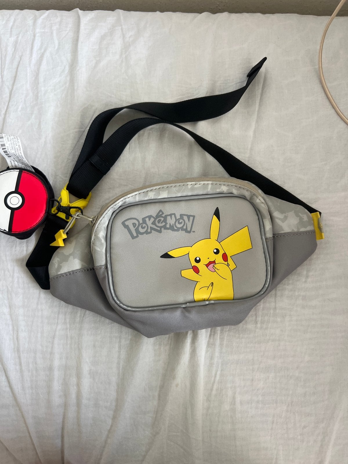 Pokemon Pikachu Heuptasje / Schoudertasje met Pokeball, Ophalen, Nieuw, Grijs, Schoudertasje