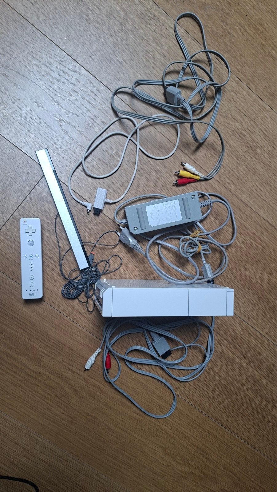 Wii Console met controller en alle benodigdheden, Spelcomputers en Games, Spelcomputers | Nintendo Wii, Gebruikt, Met 1 controller