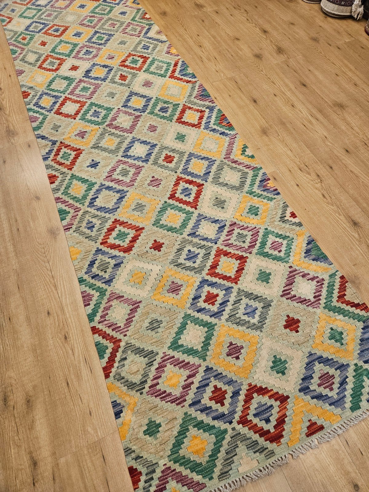 Prachtige handgeweven oosterse kelim loper 308x89, Huis en Inrichting, Stoffering | Tapijten en Kleden, Info@SlatsAntiek.nl, Kelim