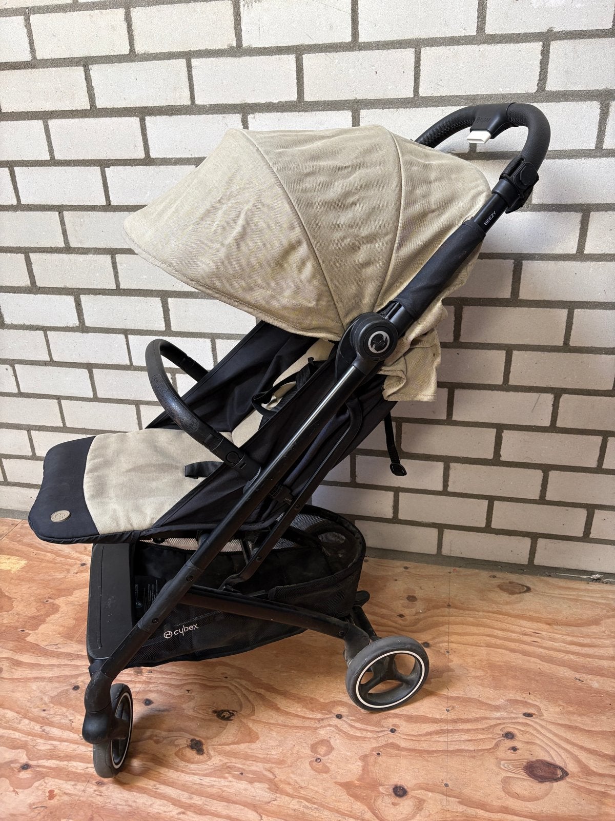 Cybex Beezy Beige Buggy, Ophalen of Verzenden, Zo goed als nieuw, Overige merken, Verstelbare rugleuning