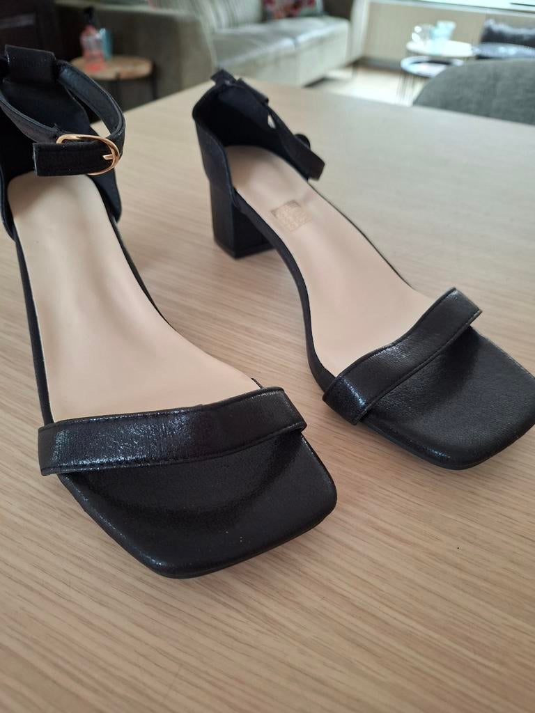 Open schoentje maat 42, Kleding | Dames, Schoenen, Ophalen of Verzenden, Nieuw, Sandalen of Muiltjes