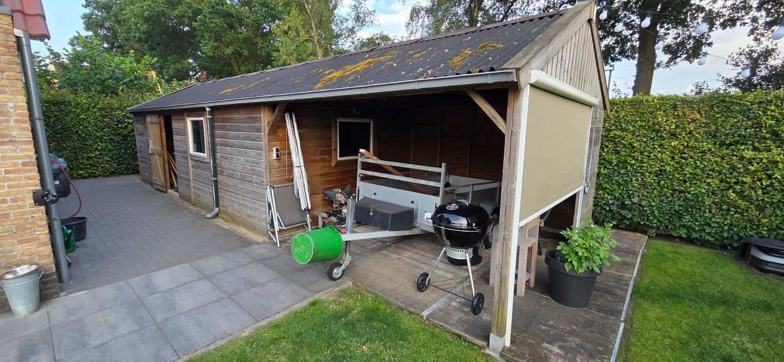 Schuur met overkapping, Tuin en Terras, Tuinhuizen, Gebruikt, Schuur, Hout, 500 cm of meer, 200 tot 400 cm, 2 ramen, Met overkapping