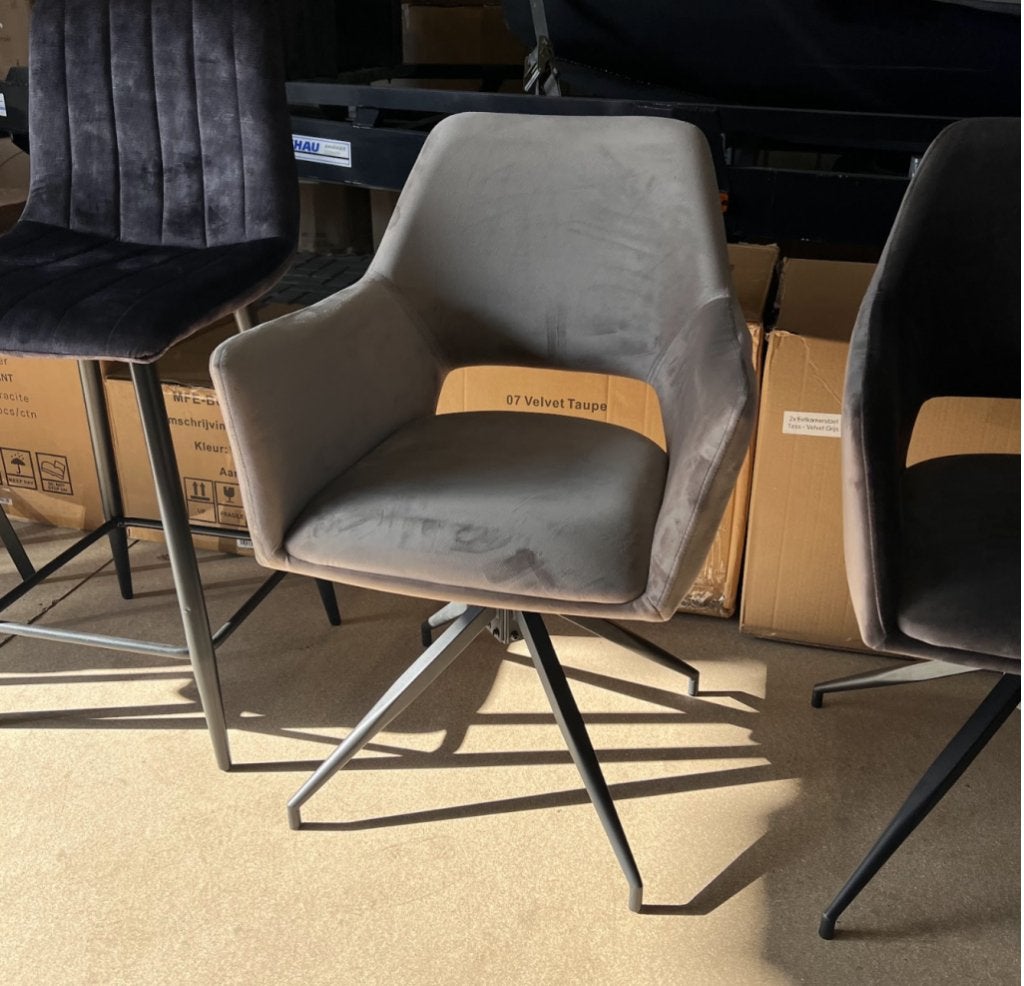 OUTLET model, Eetkamerstoel Tess – Velvet Taupe Draaibaar, Niet ingevuld, Niet ingevuld, Nieuw, Ophalen of Verzenden