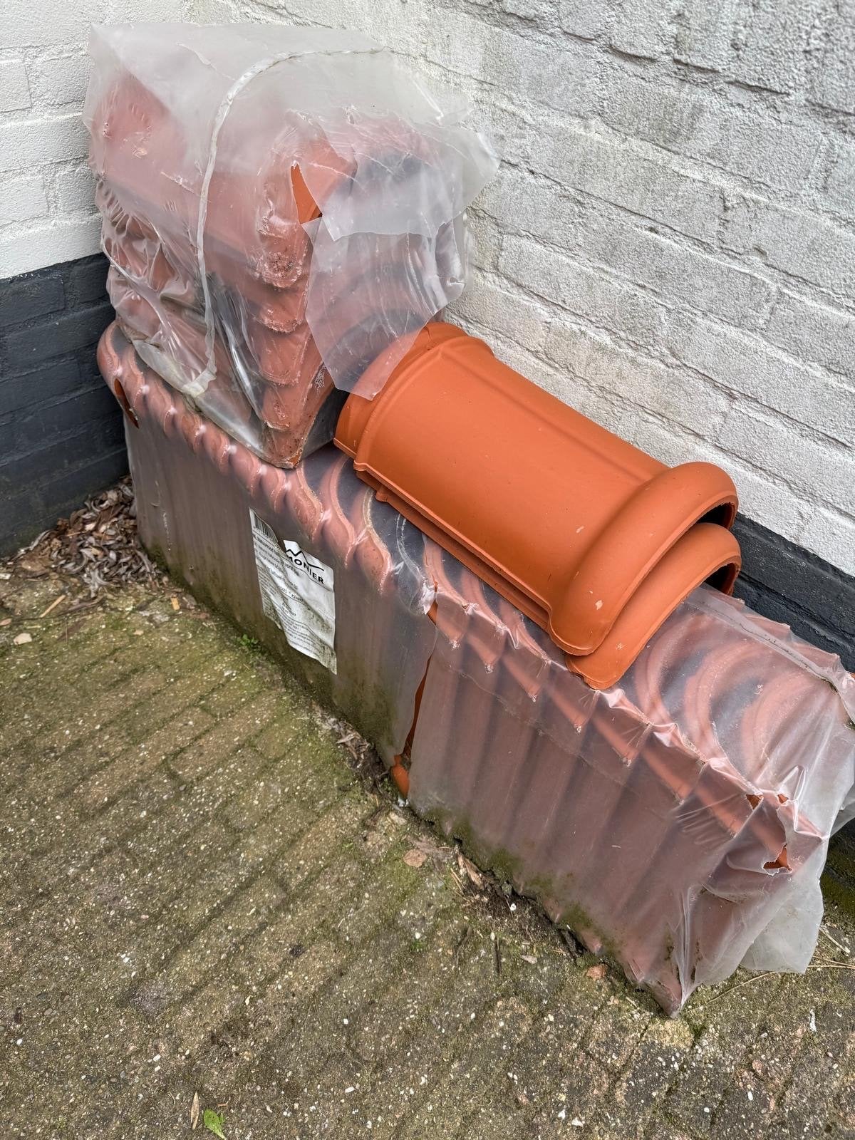 Monier natuurrood halfronde vorst (tg) dakpannen, Doe-het-zelf en Verbouw, Ophalen, Steen of Klei, Nieuw, Minder dan 5 m²
