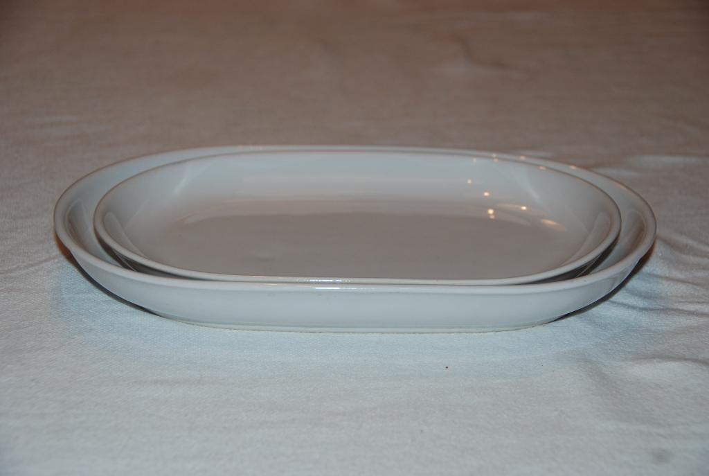 Schaaltjes plat, ovaal wit.         2 X., Gebruikt, Porselein of Keramiek, Schaal, Ophalen of Verzenden