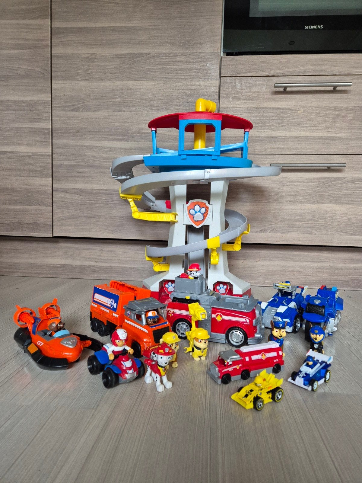 Paw Patrol toren met auto's, Kinderen en Baby's, Ophalen, Gebruikt