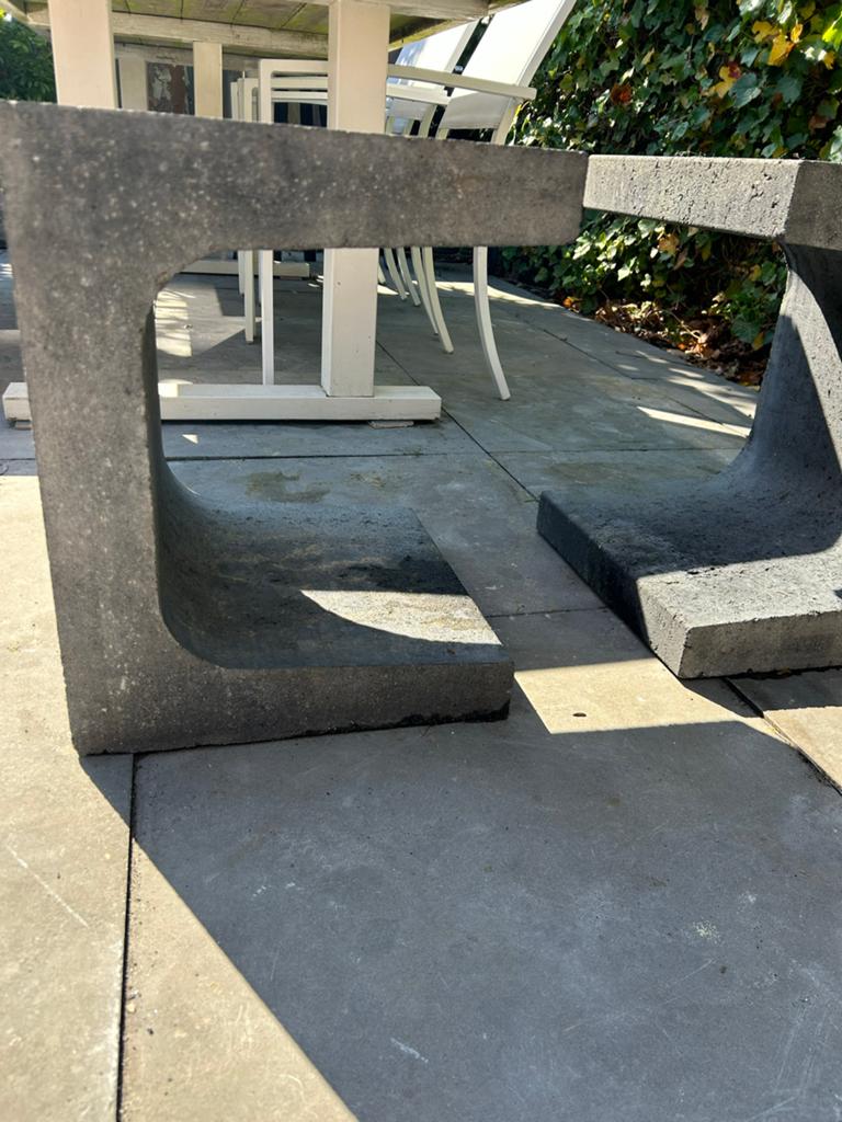 Twee betonnen u-blokken, Tuin en Terras, Ophalen of Verzenden, Zo goed als nieuw