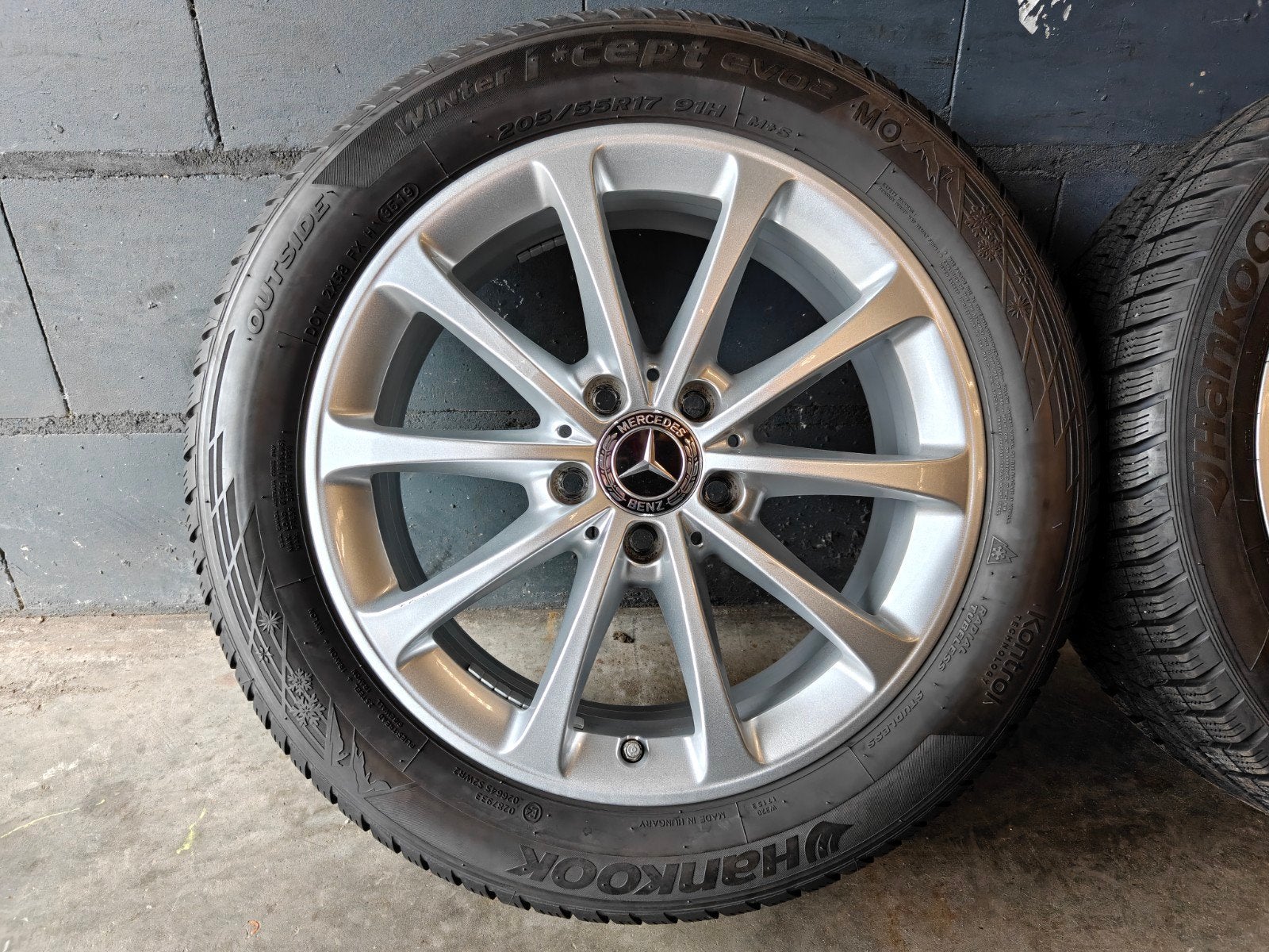 17" Originele Mercedes A B Klasse Winterset Hankook TPMS, Info@mercedes-benz.nl, Gebruikt, 3439LD, Banden en Velgen