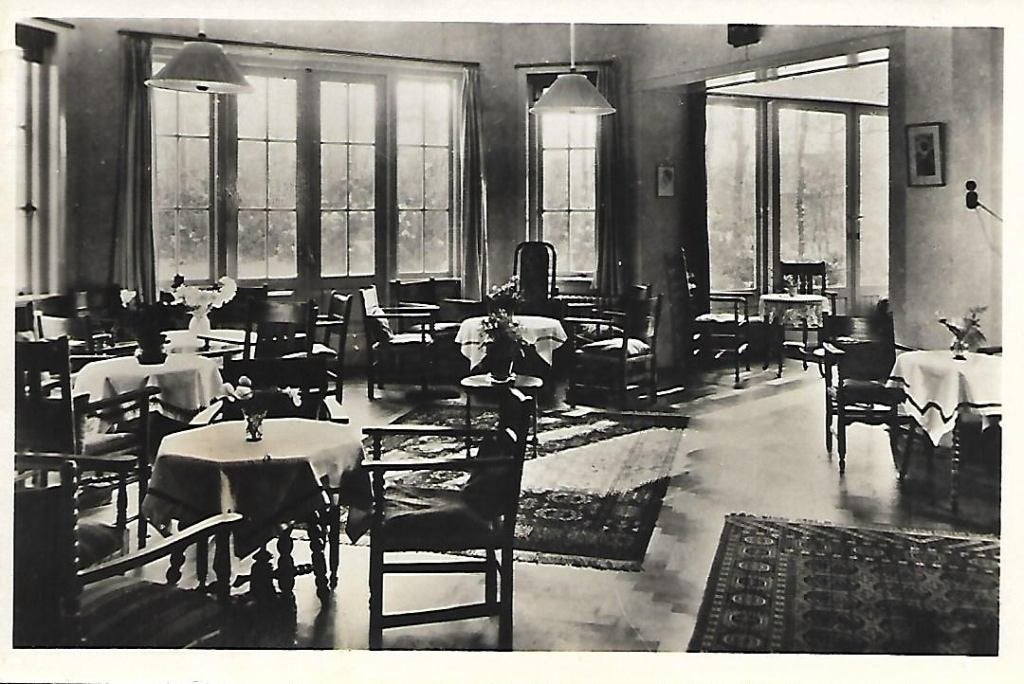Hilversum- -Interieur Chr. Rusthuis Hebron., Verzamelen, Verzenden, 1960 tot 1980, Gelopen, Noord-Holland
