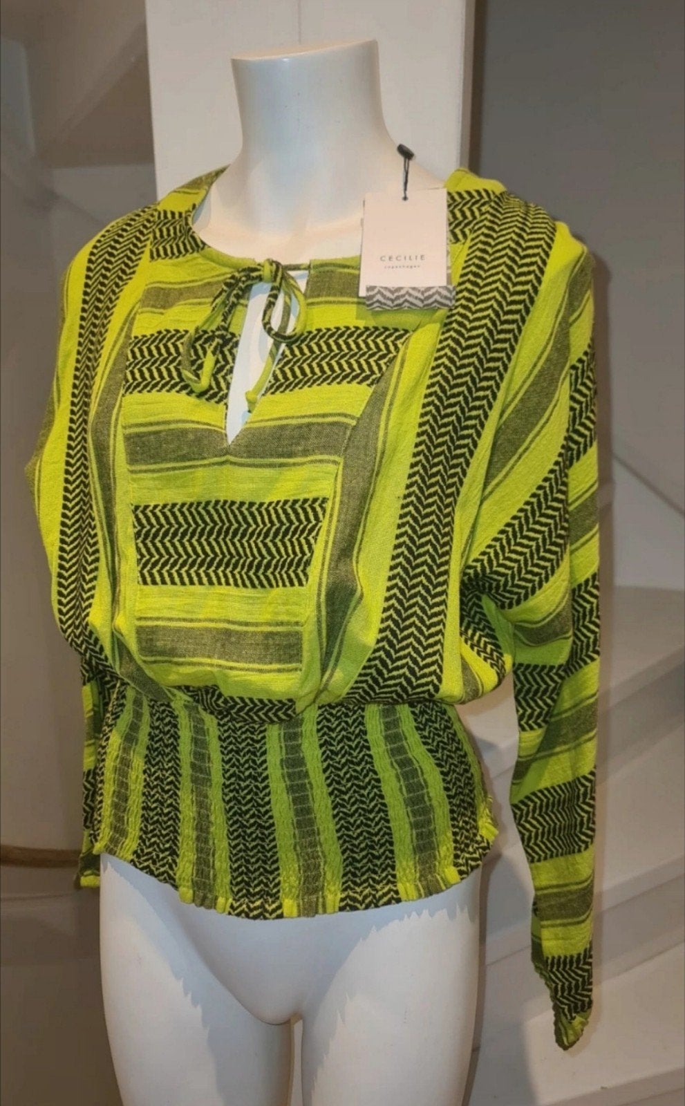 Nieuwe blouse Cecilie Copenhagen 36 S lime groen zwart, Kleding | Dames, Blouses en Tunieken, Cecilie Copenhagen, Nieuw, Ophalen of Verzenden
