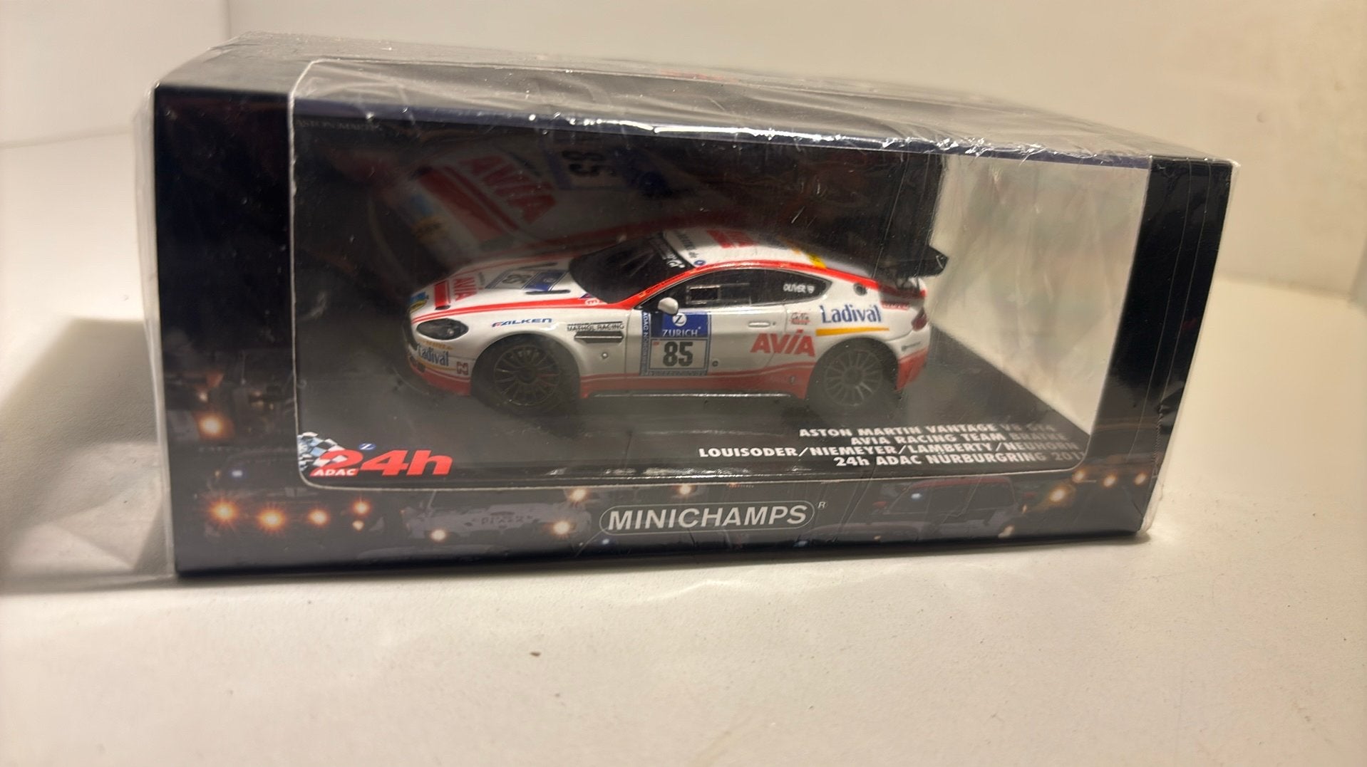 Aston martin vantage v8 gt4 24h Nurburgring minichamps 1.43, Auto, Ophalen of Verzenden, MiniChamps, A