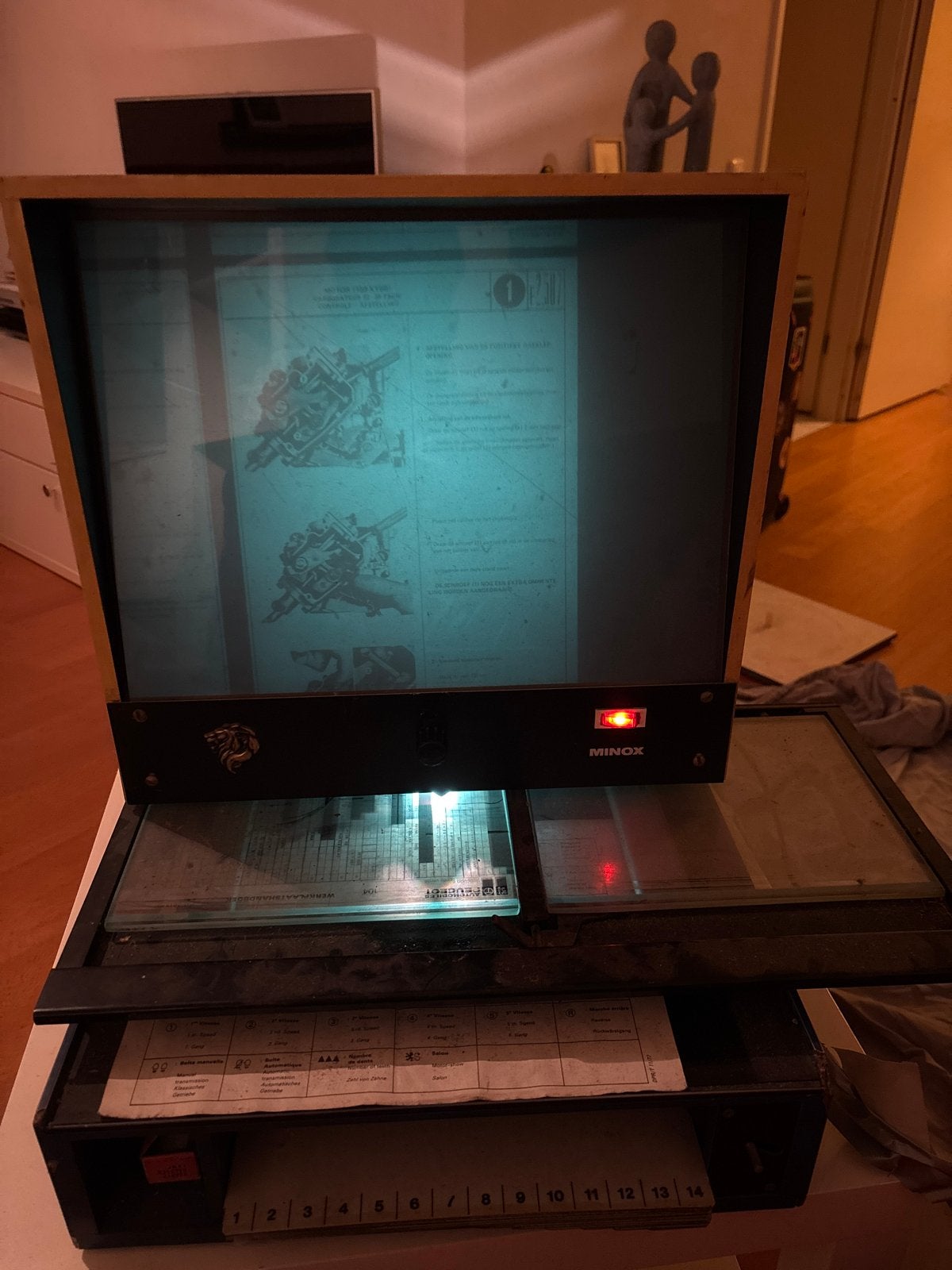 Minox GmbH Giessen Projector - Peugeot, Ophalen