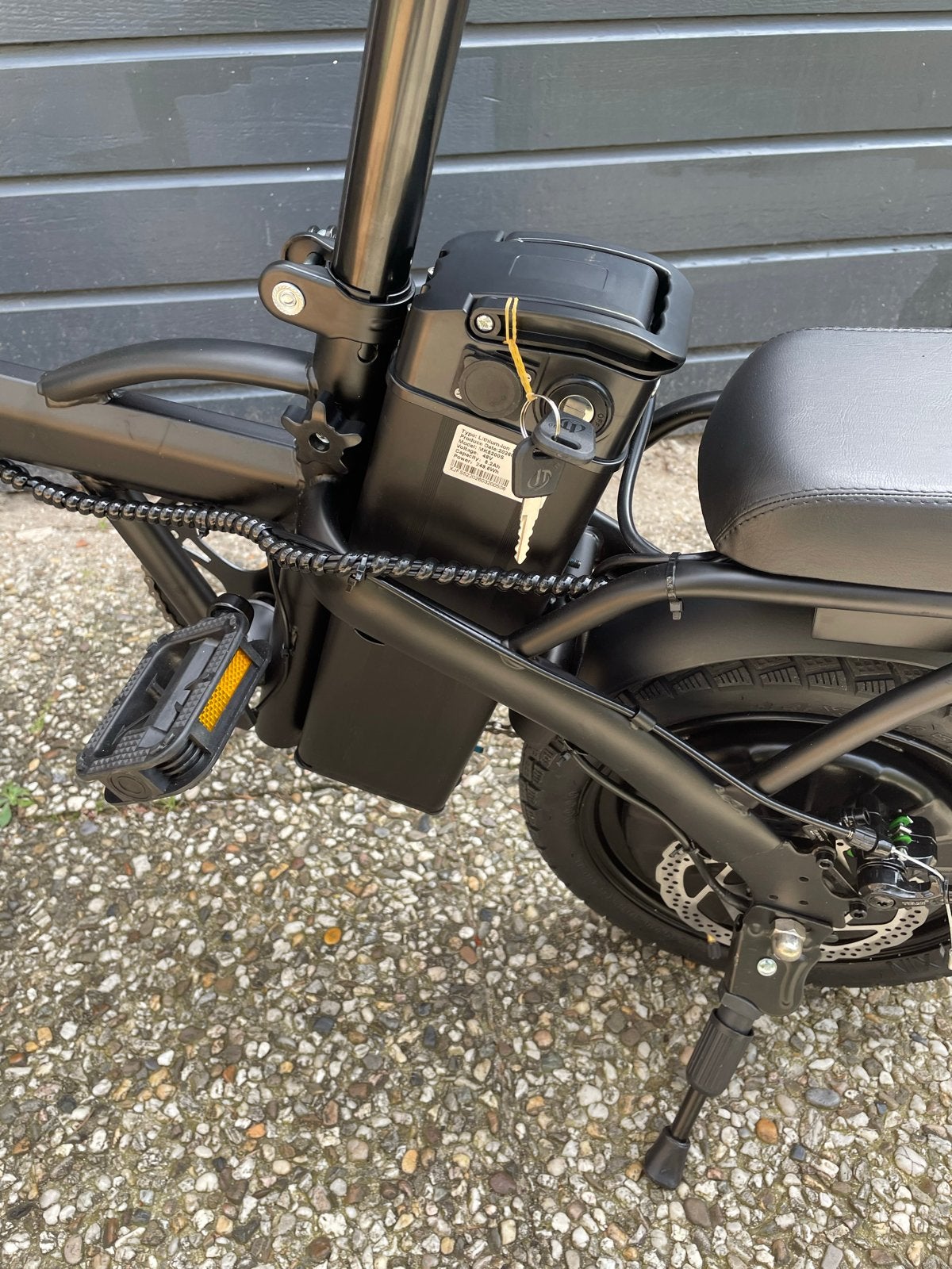 Foto 6 van Elektrische vouwfiets met gashendel
