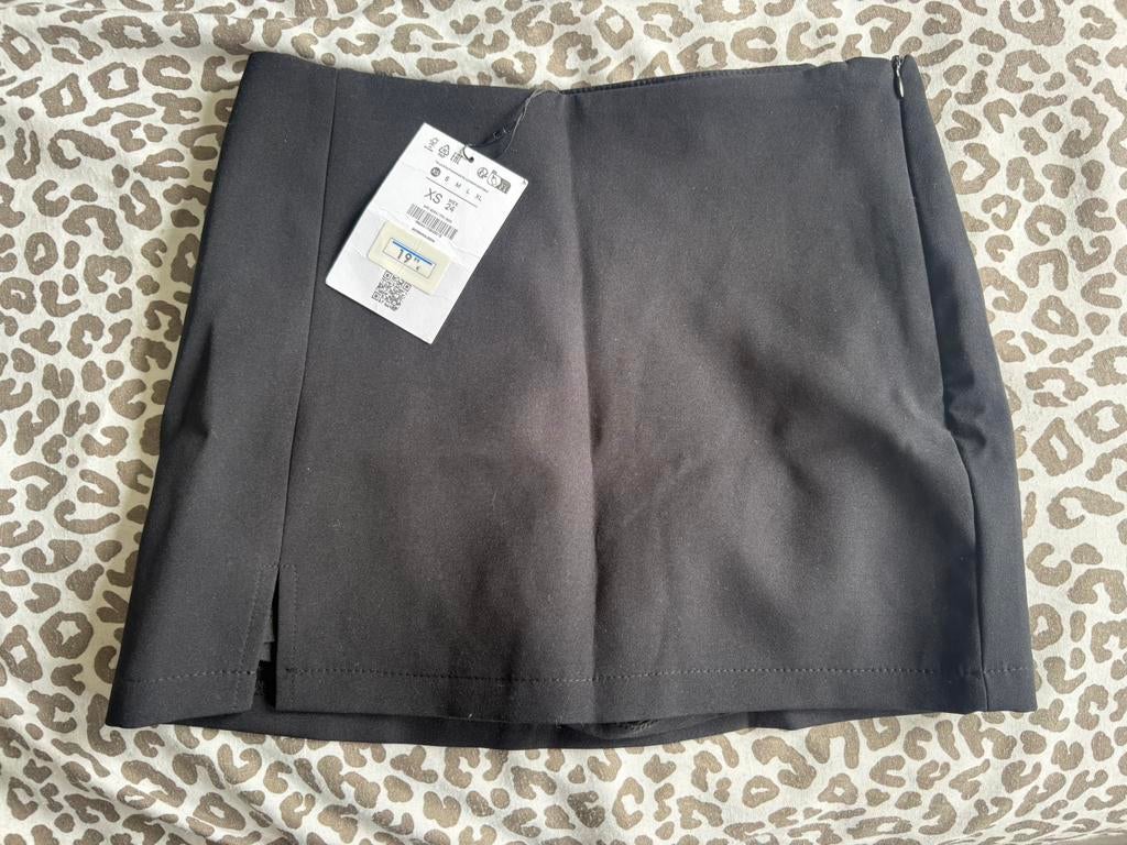 Berschka broekrok, Kleding | Dames, Rokken, Ophalen of Verzenden, Zo goed als nieuw, Maat 34 (XS) of kleiner, Boven de knie