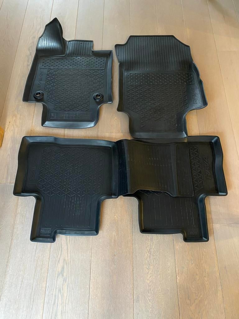 Nieuwe Rubberen Mattenset voor Toyota RAV4 cross 2020, Ophalen, Nieuw