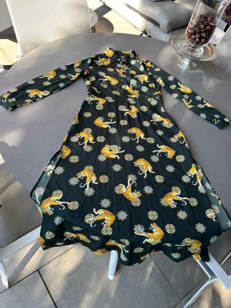 Zwart/gele Only tijgerjurk, maat 34 = 36/38, Kleding | Dames, Only.M., Verzenden, Zwart, Zo goed als nieuw