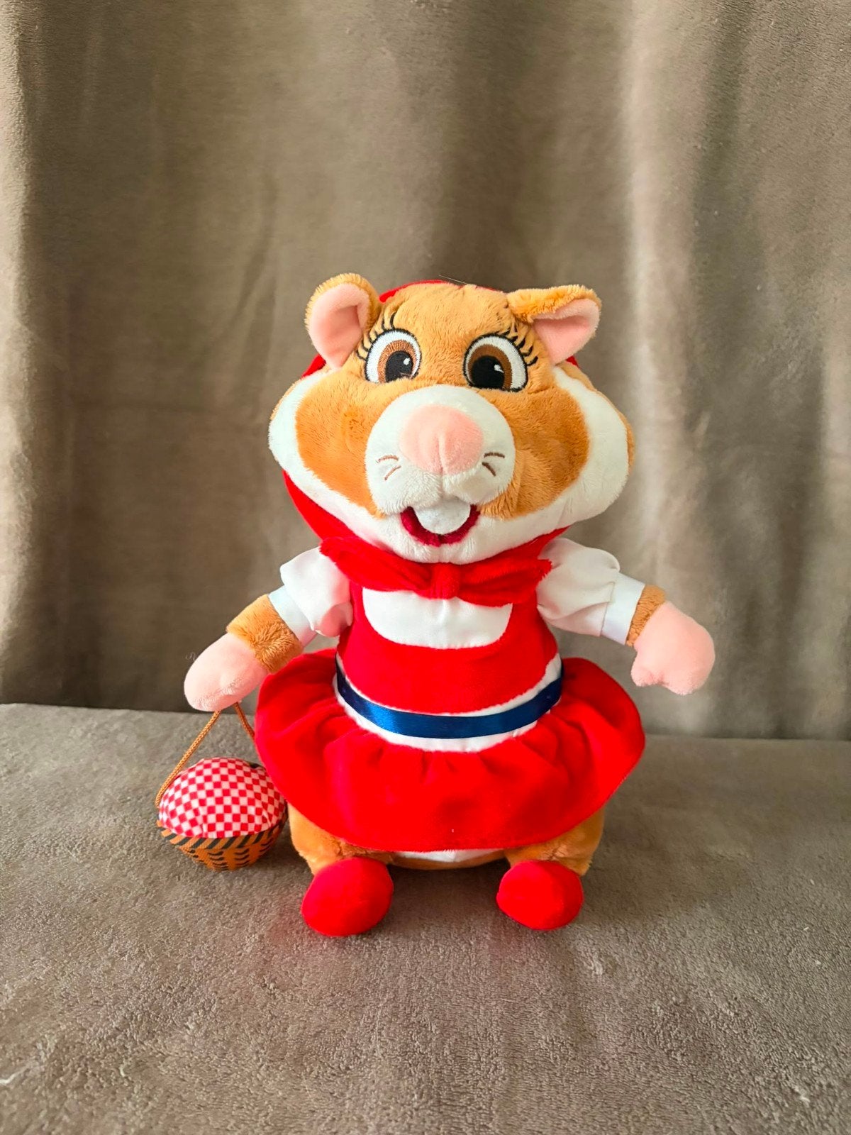 Efteling Roodkapje Hamster Knuffel 30cm Albert Heijn, Albert Heijn, Hamster, Ophalen of Verzenden, Zo goed als nieuw