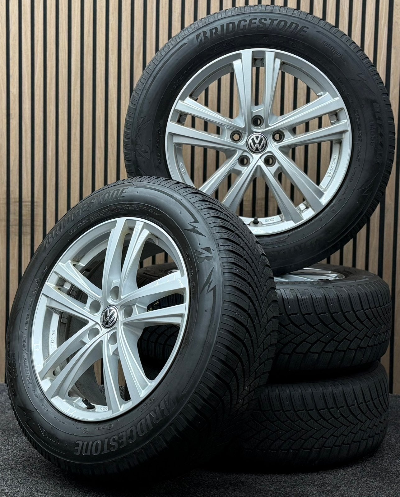 WINTER! 17 inch VW Tiguan Tarraco Kodiaq 5x112 ET40 215/65, Ophalen, 215 mm, ., Banden en Velgen