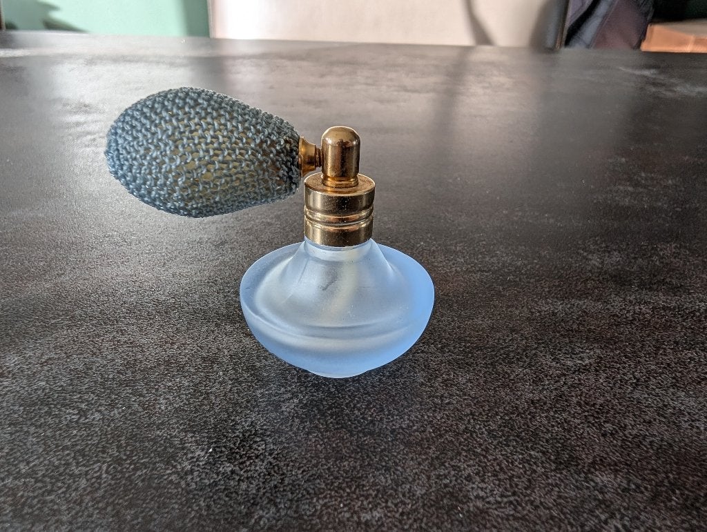 Vintage Parfumverstuiver - Blauw Glas met Pompje jaren 50, Antiek en Kunst, Ophalen of Verzenden