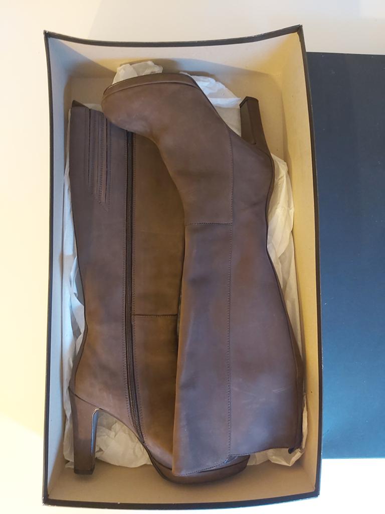 Prachtige nieuwe laarzen, maat 36, smalle schacht, Kleding | Dames, Schoenen, Ophalen of Verzenden, Zo goed als nieuw, Bruin, Hoge laarzen