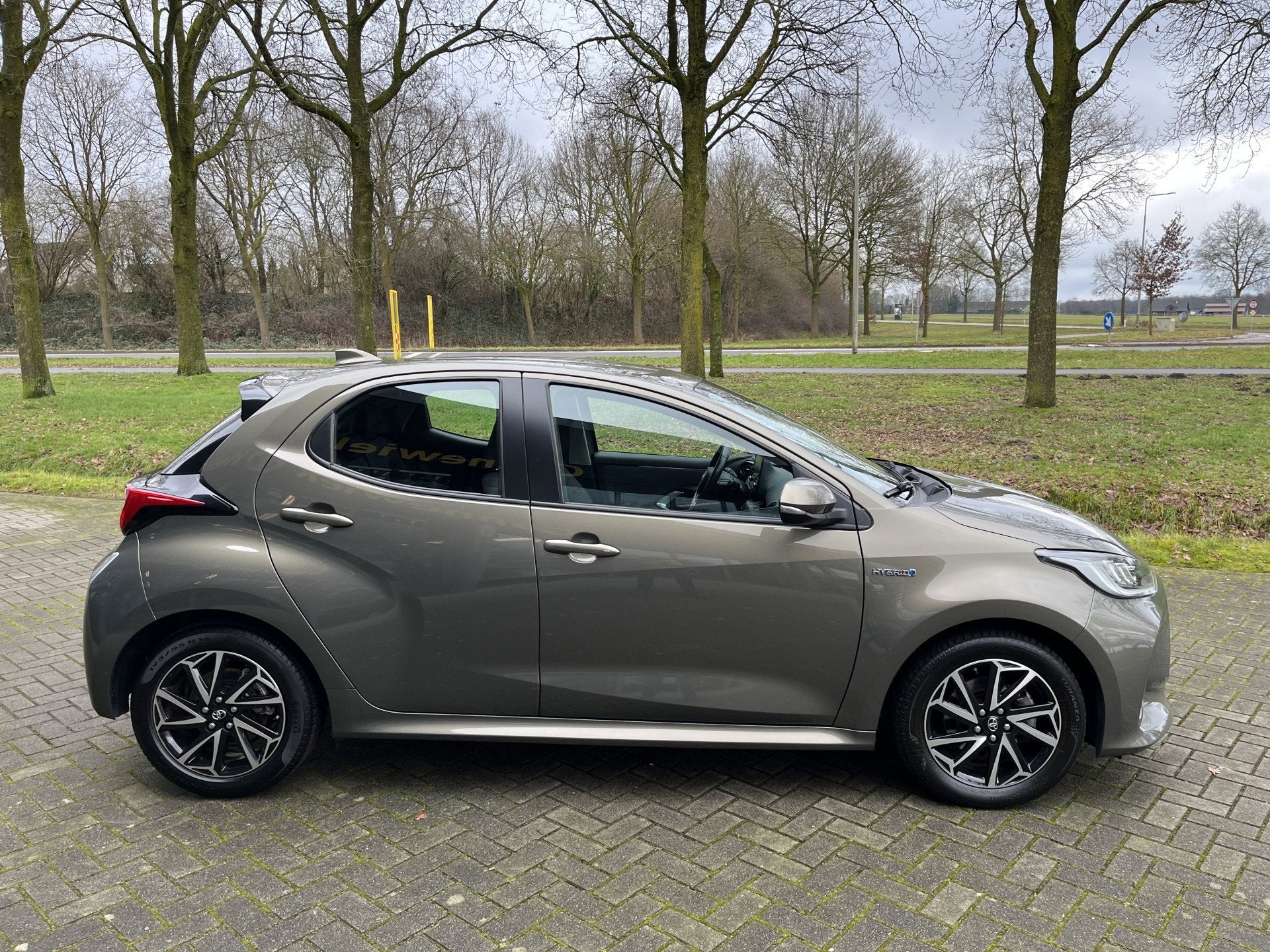 Toyota Yaris 1.5 Hybrid Dynamic | CAMERA | CARPLAY | FULL LE, Auto's, Gebruikt, Euro 6, 450 kg, 49 €/maand