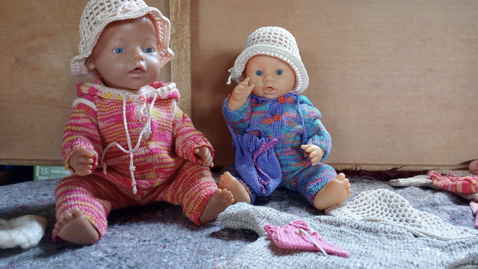 Handgebreide poppenkleding voor Baby Born + 2 poppen, Ophalen, Zo goed als nieuw, Babypop