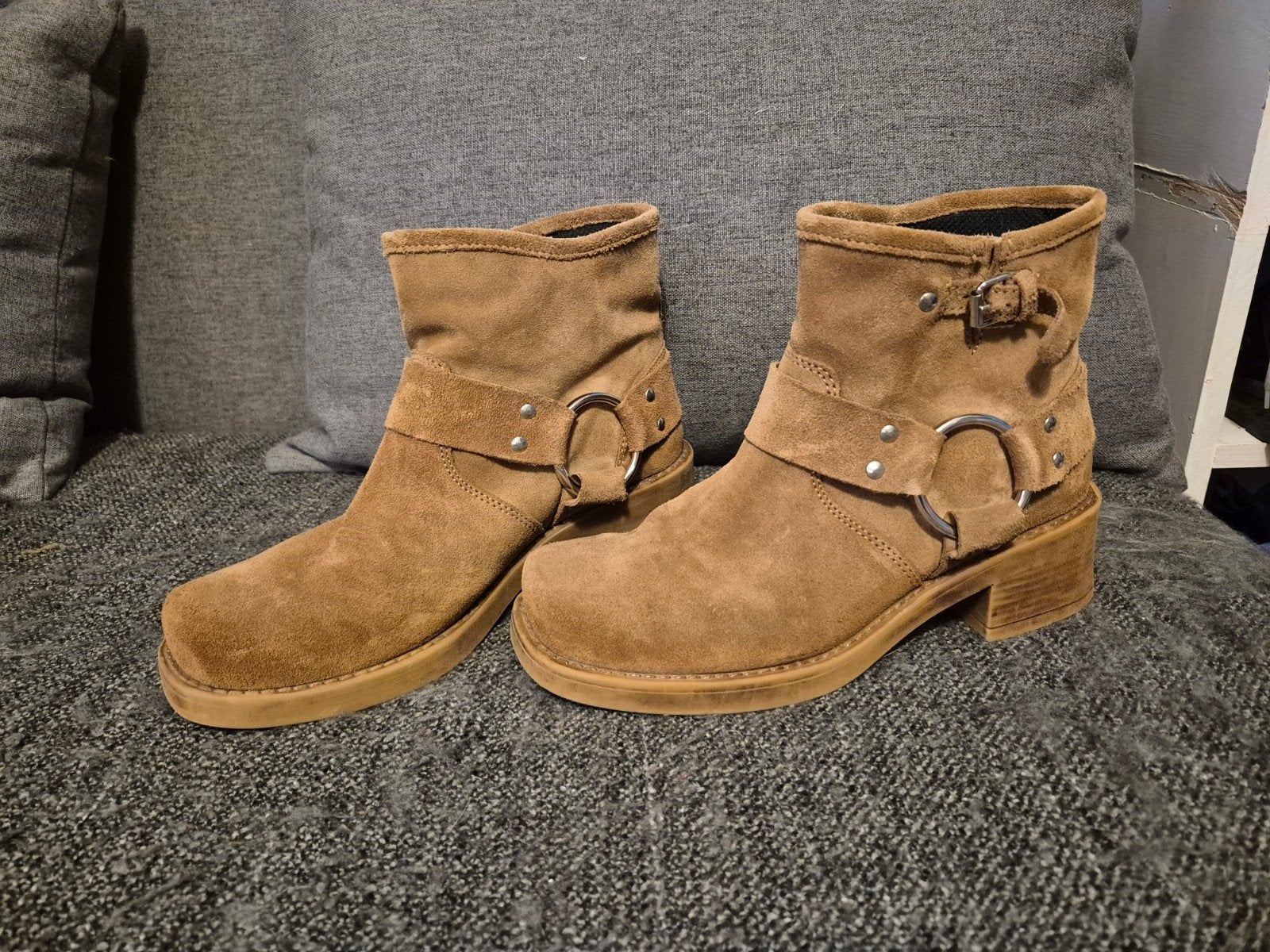Korte nubuck laarsjes, mt 38, Ophalen, Café Moda, Bruin, Lage of Enkellaarzen