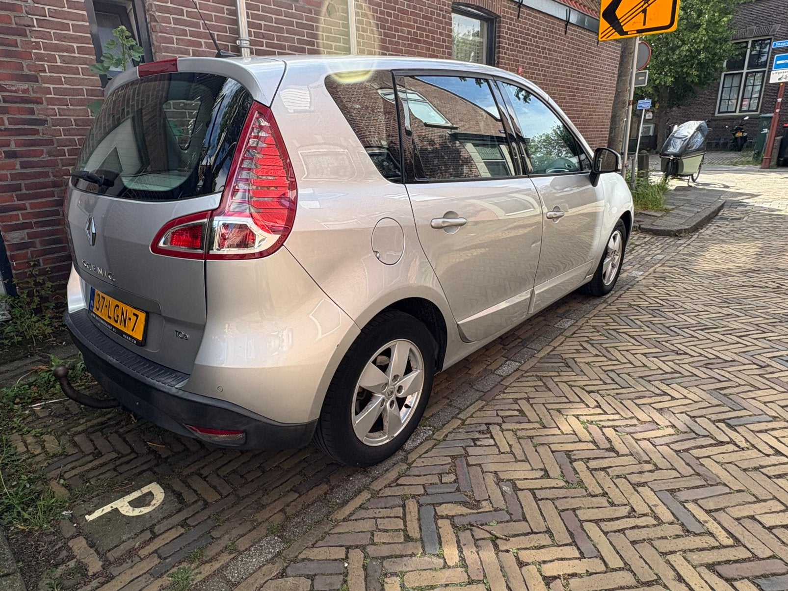 Renault Scénic 1.4 TCE 96KW 2010 Grijs, Voorwielaandrijving, Stof, 4 cilinders, 75 €/maand