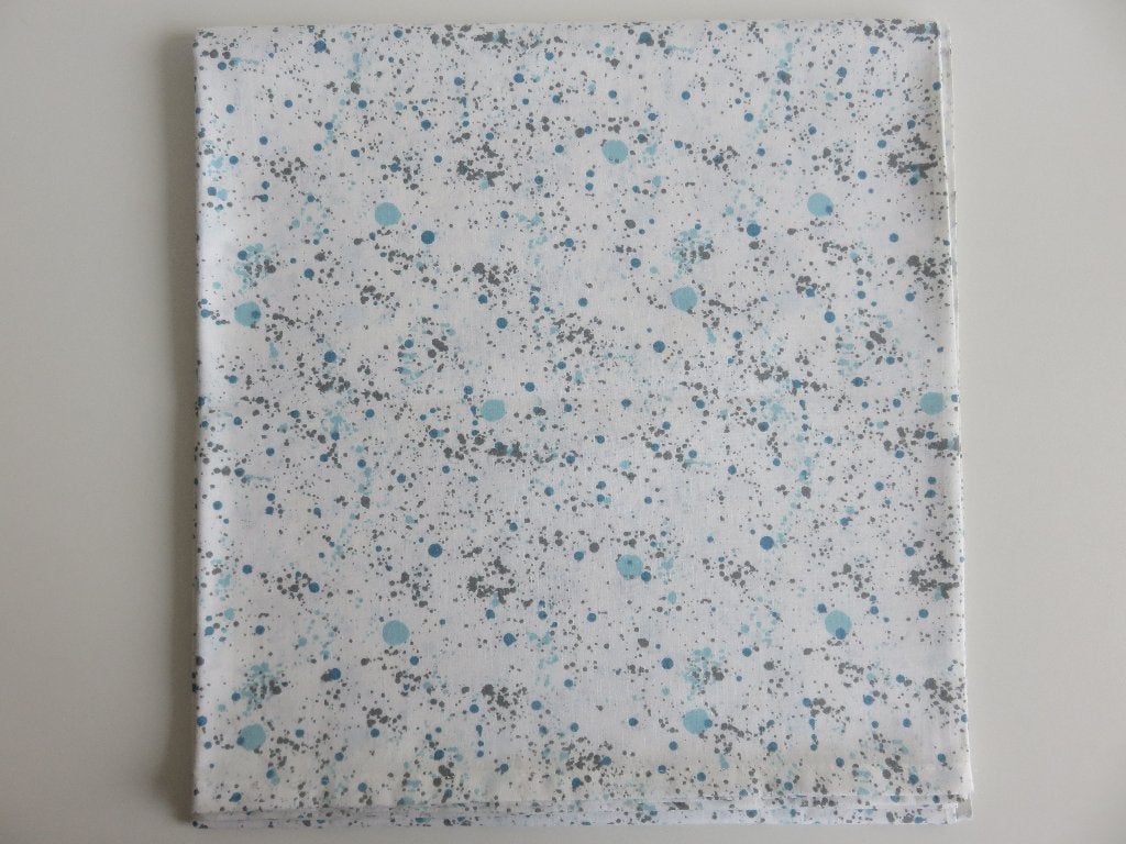 tafelkleed, tafellaken wit met blauwe spikkels 150x160cm, Gebruikt, 160 cm, Ophalen of Verzenden, Katoen