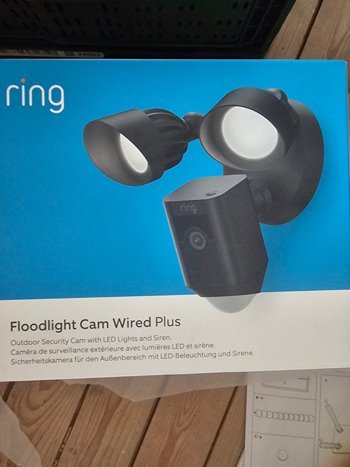 Ring Floodlight Cam Wired Plus - Buitenbeveiliging, Ophalen of Verzenden