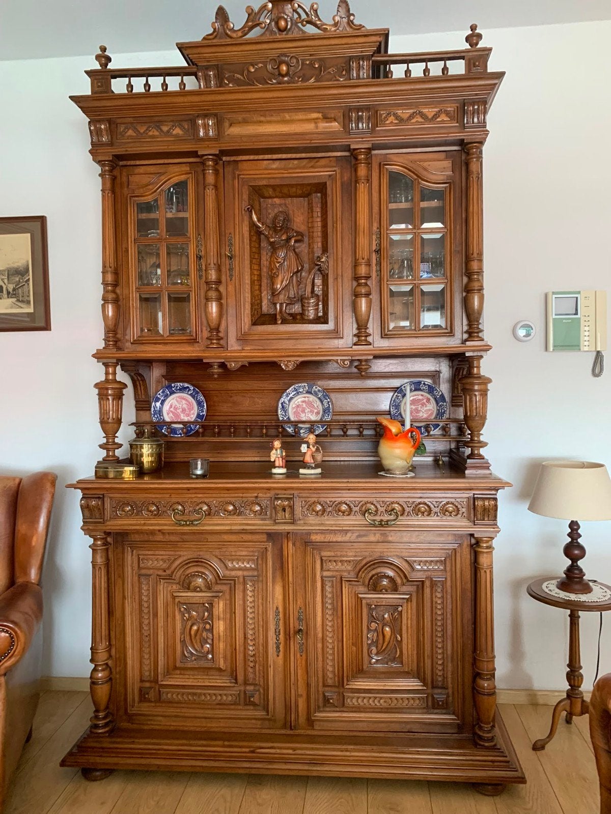Antieke Mechelse Buffelkast met Snijwerk en Balusters, Antiek en Kunst, Antiek | Meubels | Kasten, Ophalen