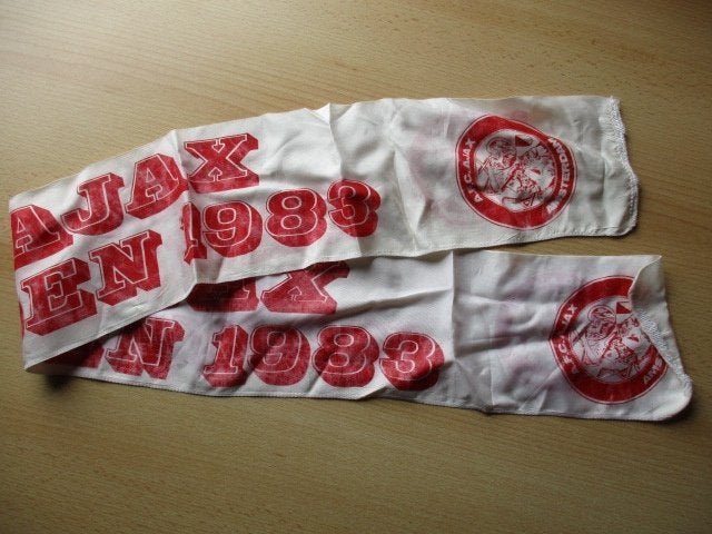 Ajax Amsterdam sjaal  107cm  AFC Ajax kampioen 1983, Ophalen of Verzenden, Gebruikt