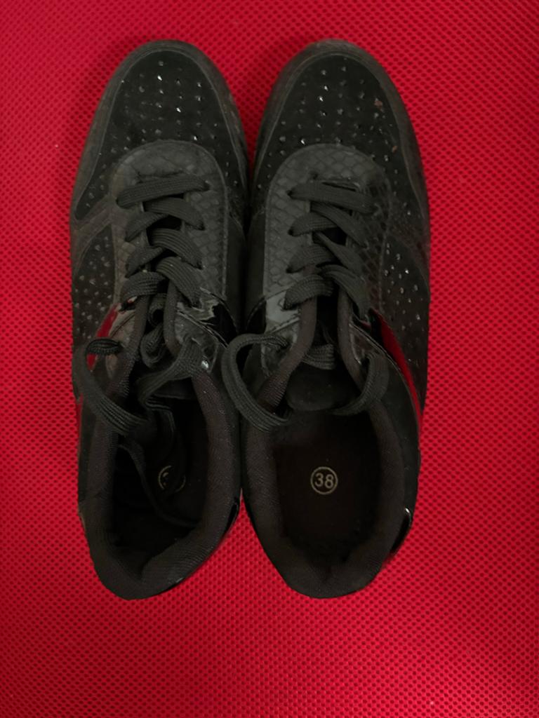 Mooie dames sneakers - Maat 38, Zwart, Ophalen of Verzenden, Sneakers of Gympen, Zo goed als nieuw