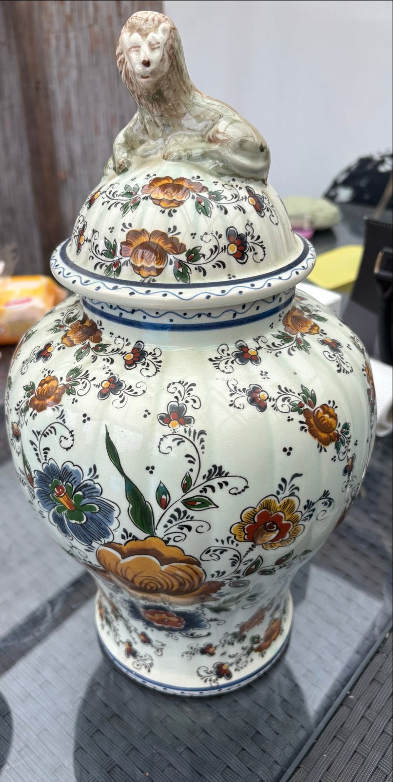 Delfts Blauw gemberpot met bloemmotief en leeuw, Ophalen
