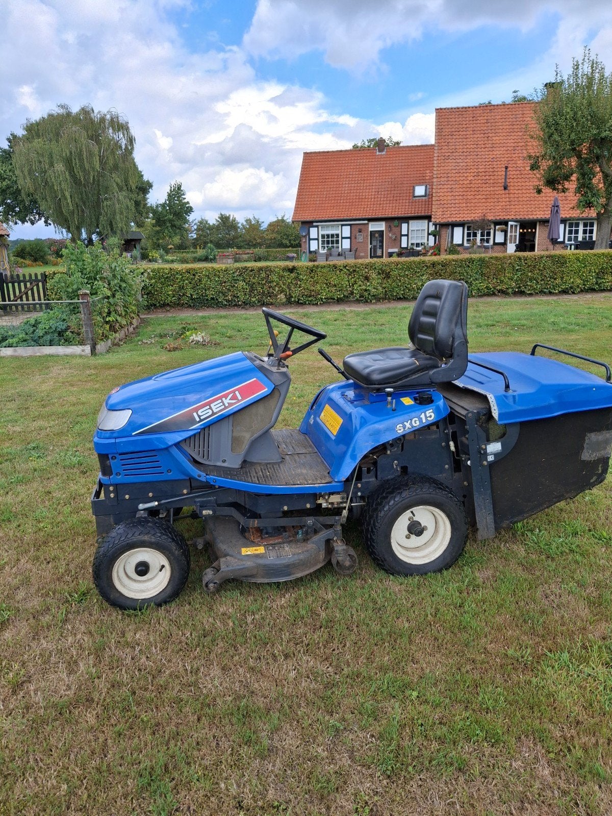 Iseki SXG 15 Diesel Grasmaaier - Krachtig en Betrouwbaar, Ophalen, Cirkelmaaier, Gebruikt, Opvangbak