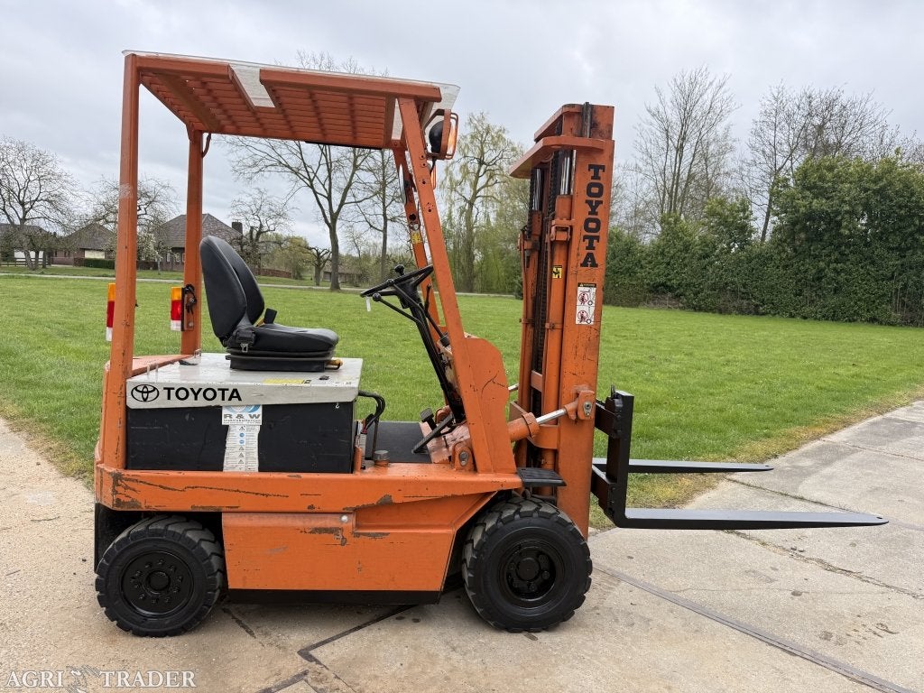 Toyota 2 tonner elektrische heftruck, Zakelijke goederen, Machines en Bouw | Heftrucks en Intern transport, Info@vanbeurdenheftrucks.nl