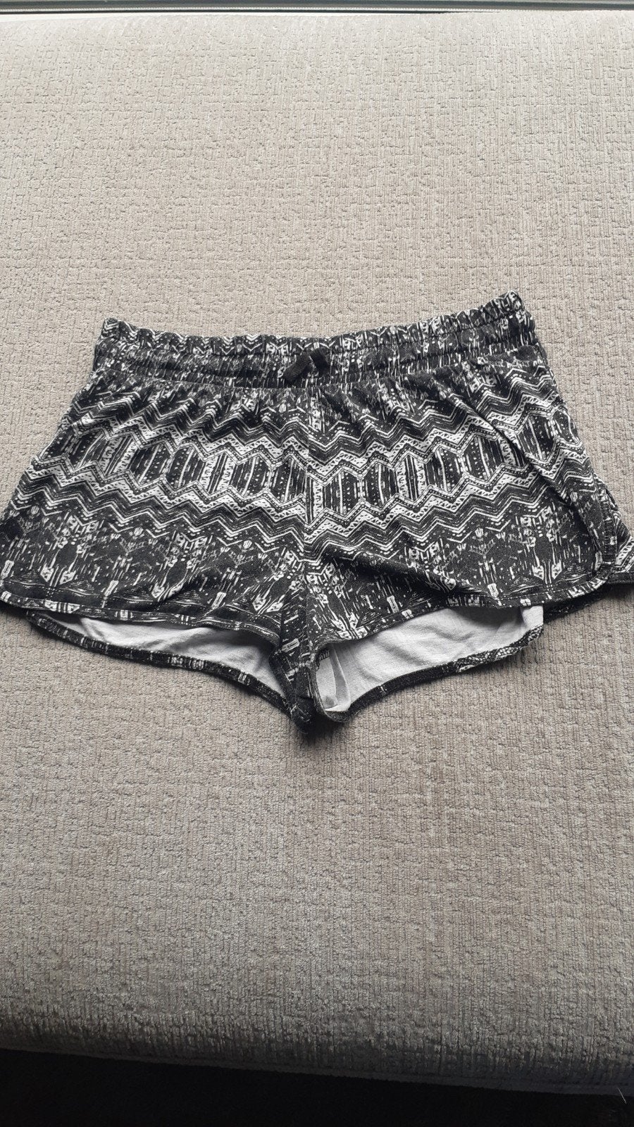Korte broek maat l, Overige kleuren, Kort, Maat 42/44 (L), Ophalen of Verzenden