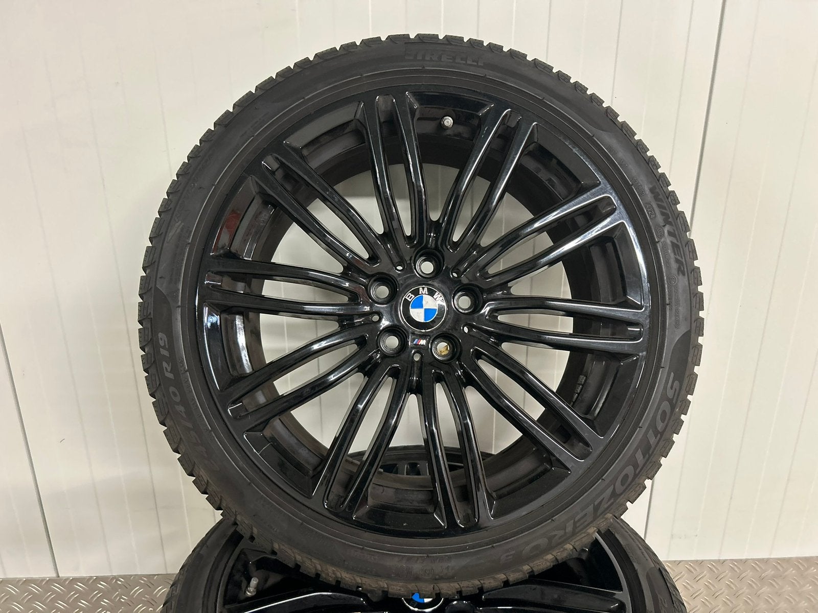 Originele BMW G30 G31 5 serie 19 inch 664M Pirelli winter, Banden en Velgen, Winterbanden, Personenwagen, **