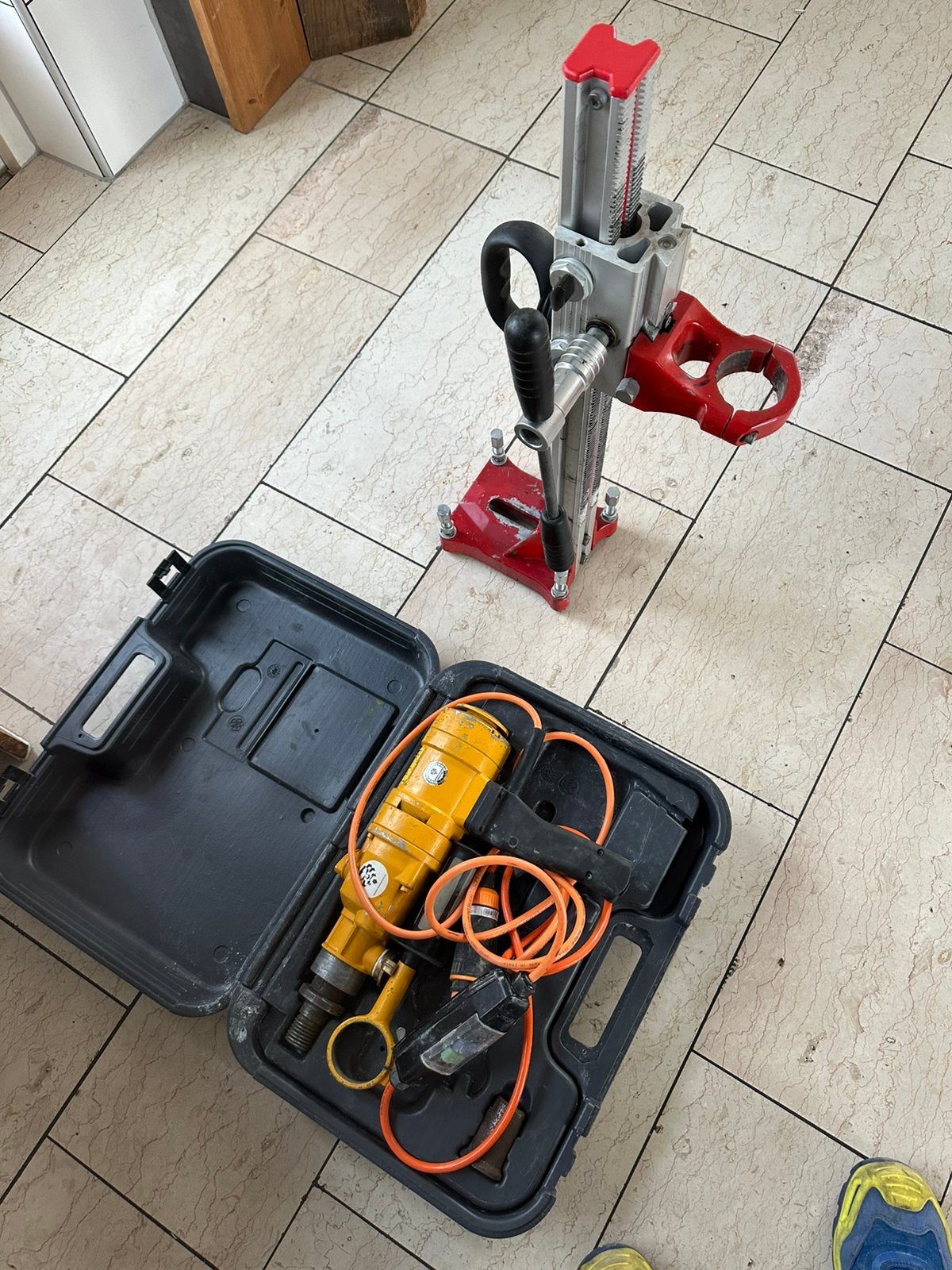 Weka dk13 betonboor diamantboor met Cardi boorstatief, Doe-het-zelf en Verbouw, Gereedschap | Boormachines, Boormachine, Weka