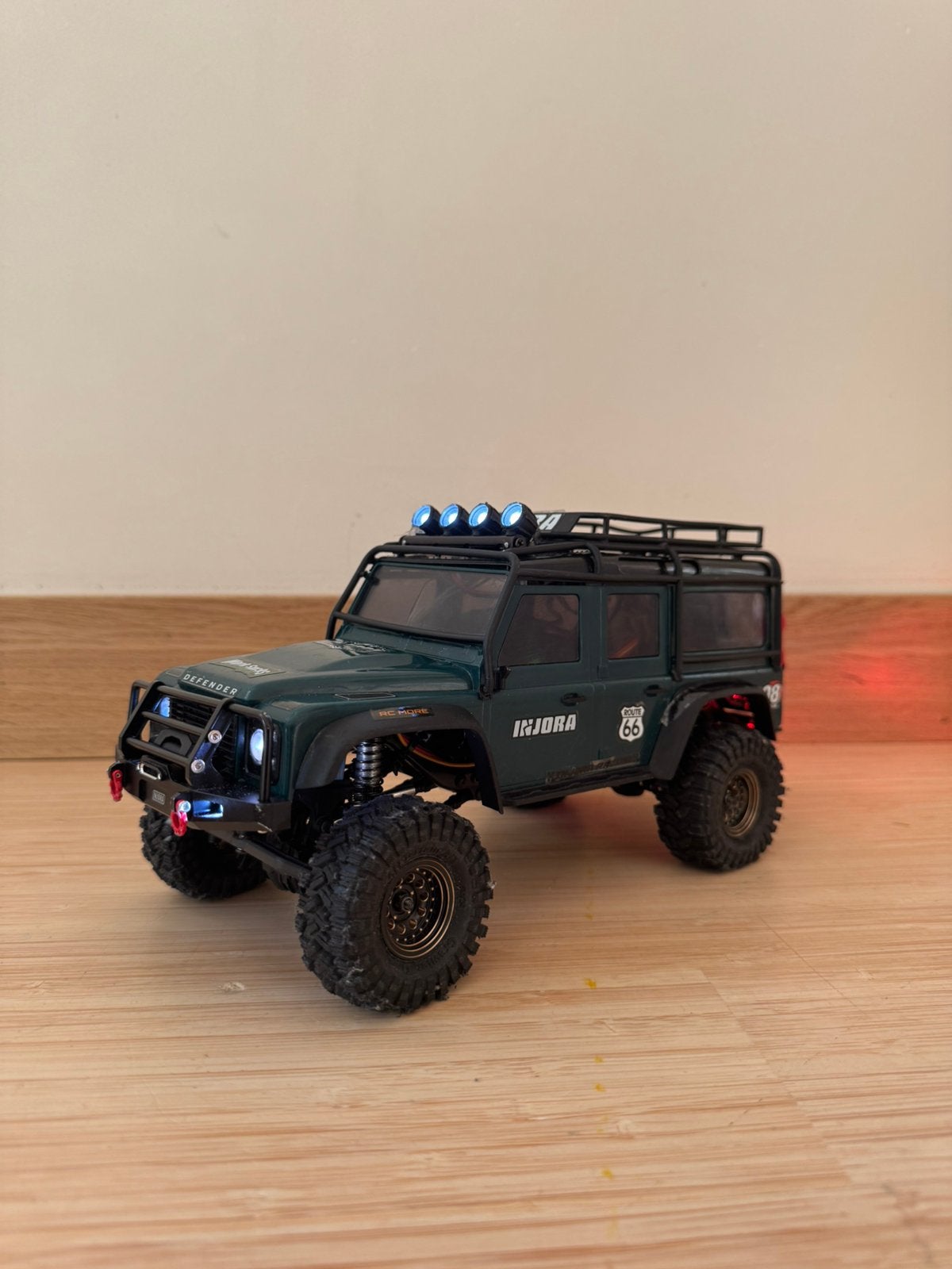 Traxxas trx4m land rover defender met aanhanger vol opties, Ophalen of Verzenden, Zo goed als nieuw, Auto offroad