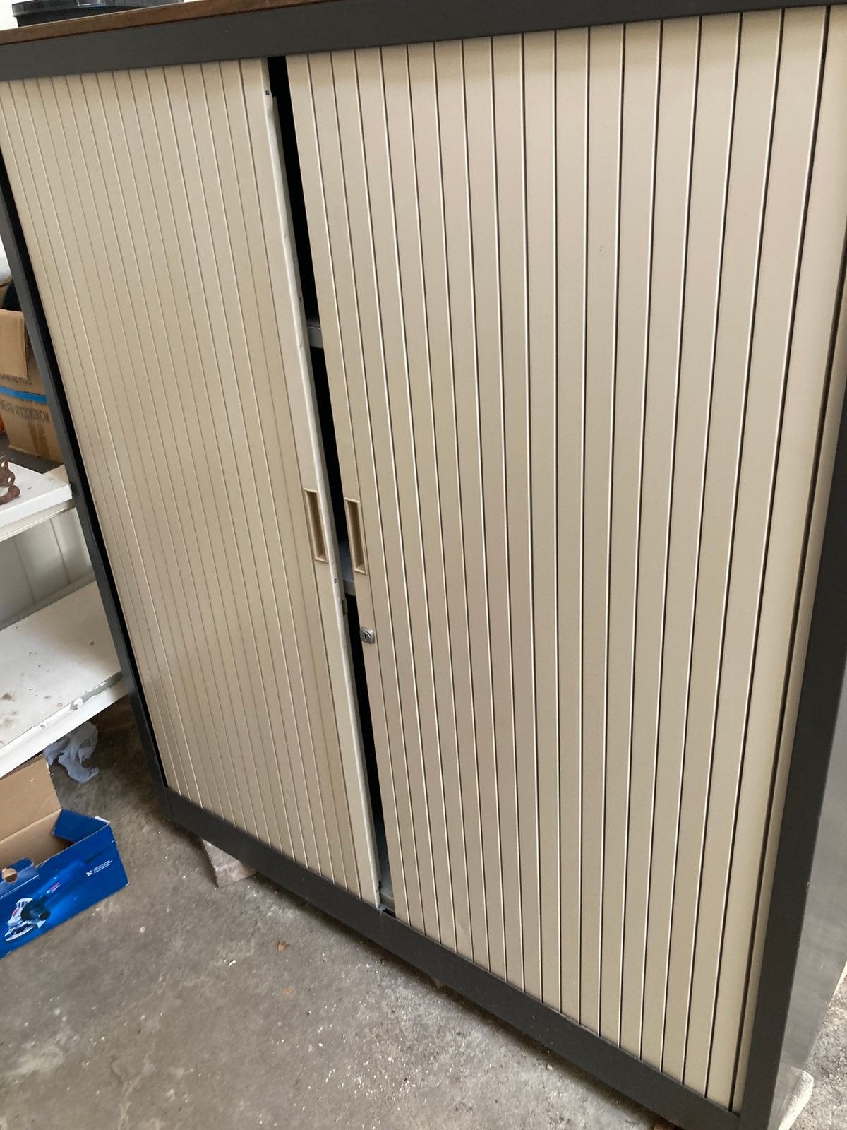 Archiefkast  ongeveer 1.00 mtr breed en 1.50 hoog, Ophalen, Gebruikt
