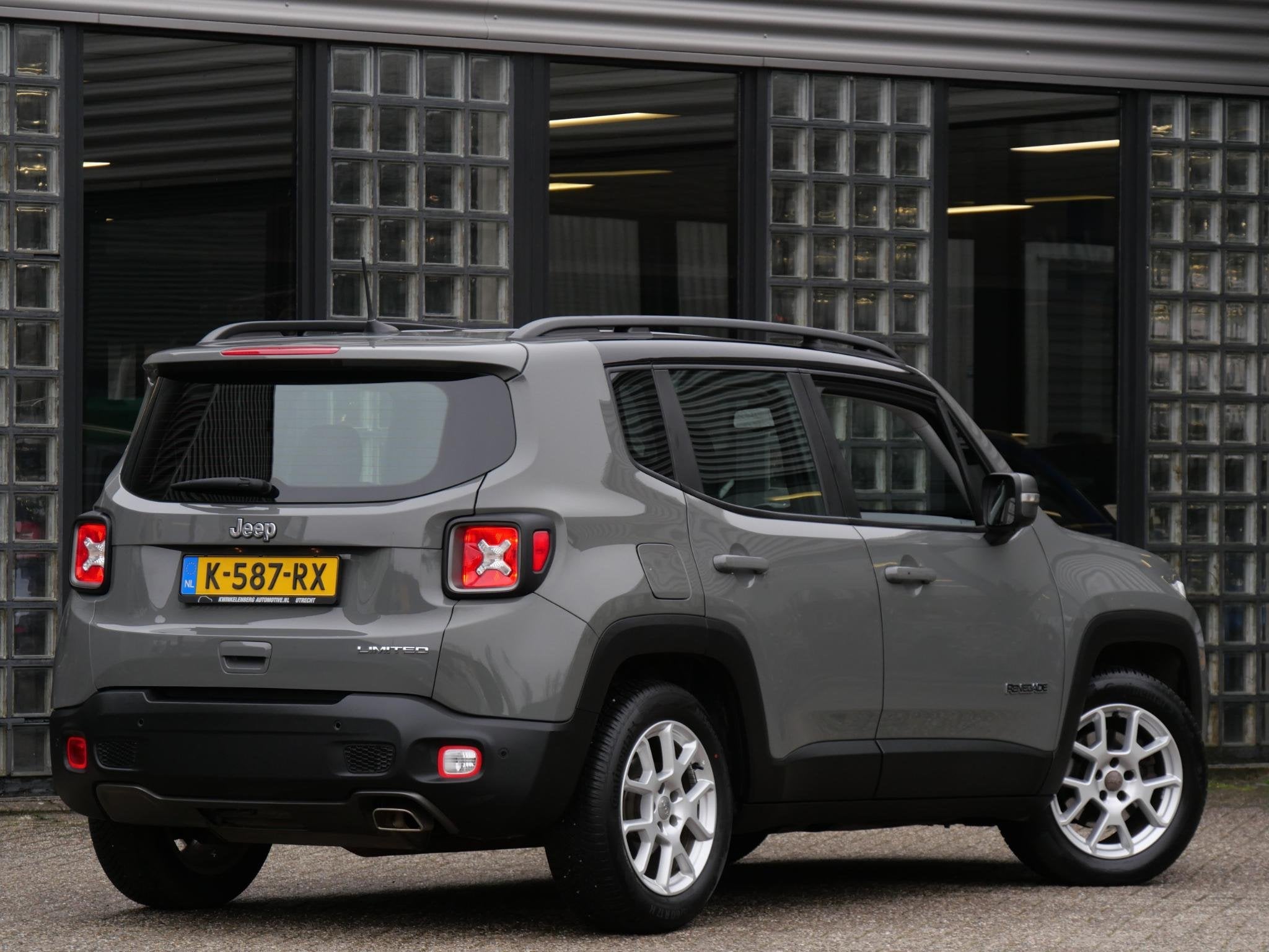 Jeep Renegade 1.3T LIMITED/ AFN. TREKHAAK/ CARPLAY/ PDC V+A/, Auto's, Jeep, Stof, Gebruikt, 4 cilinders, 150 pk
