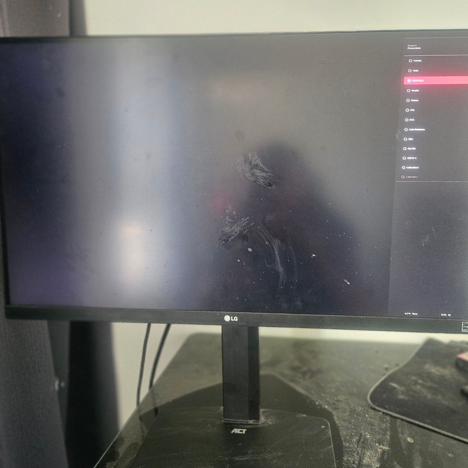 LG IPS Monitor 27 inch 4K HDR10 FreeSync 60Hz, Computers en Software, Monitoren, Ophalen