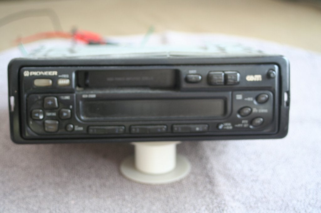 Mooie oude autoradio van merk: Pioneer 12 v, Auto diversen, Autoradio's, Ophalen of Verzenden, Gebruikt