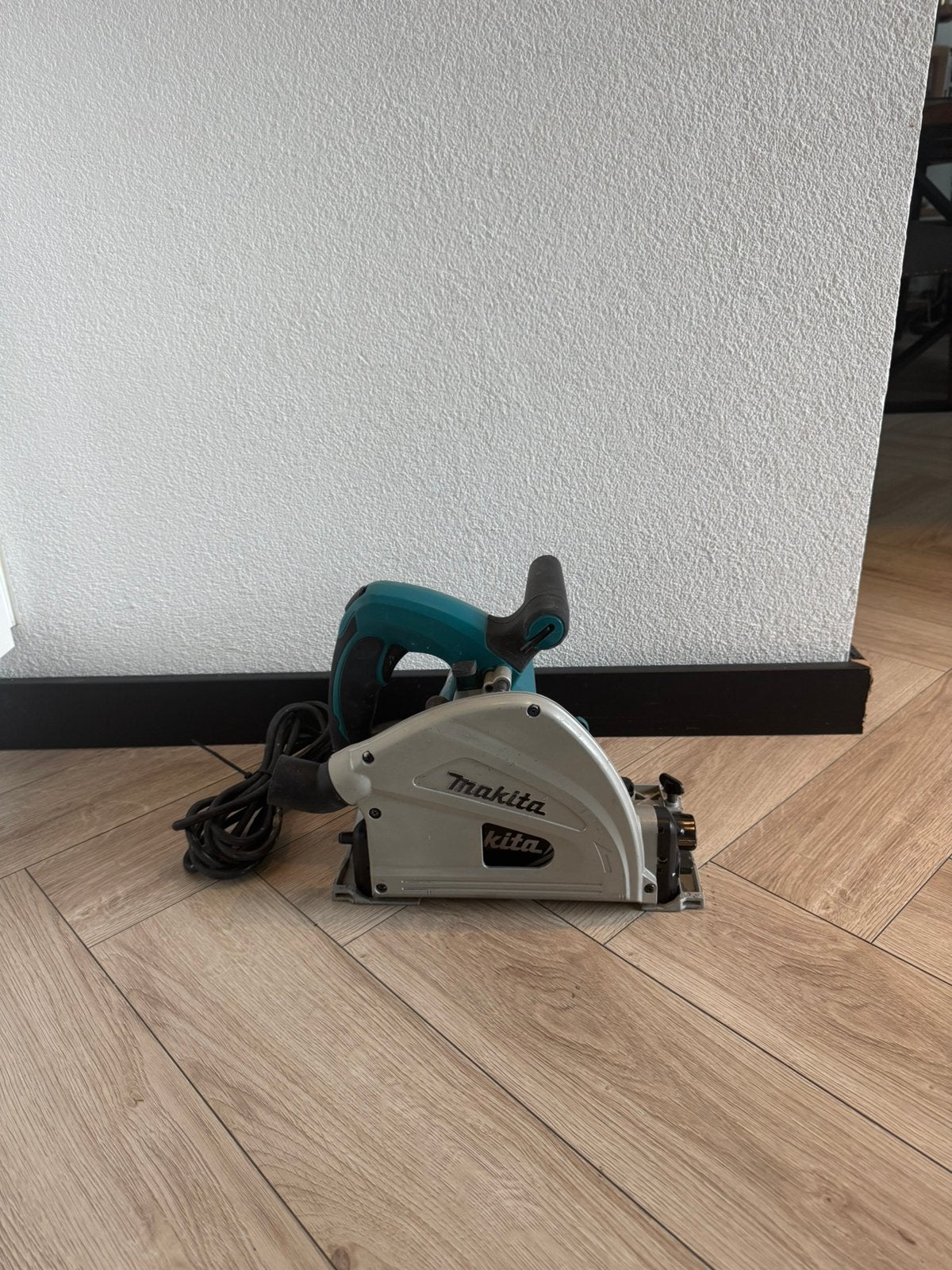 Makita SP6000J Invalzaag - 1300W - 165mm, Doe-het-zelf en Verbouw, Ophalen, 1200 watt of meer, Invalzaag, 30 tot 70 mm