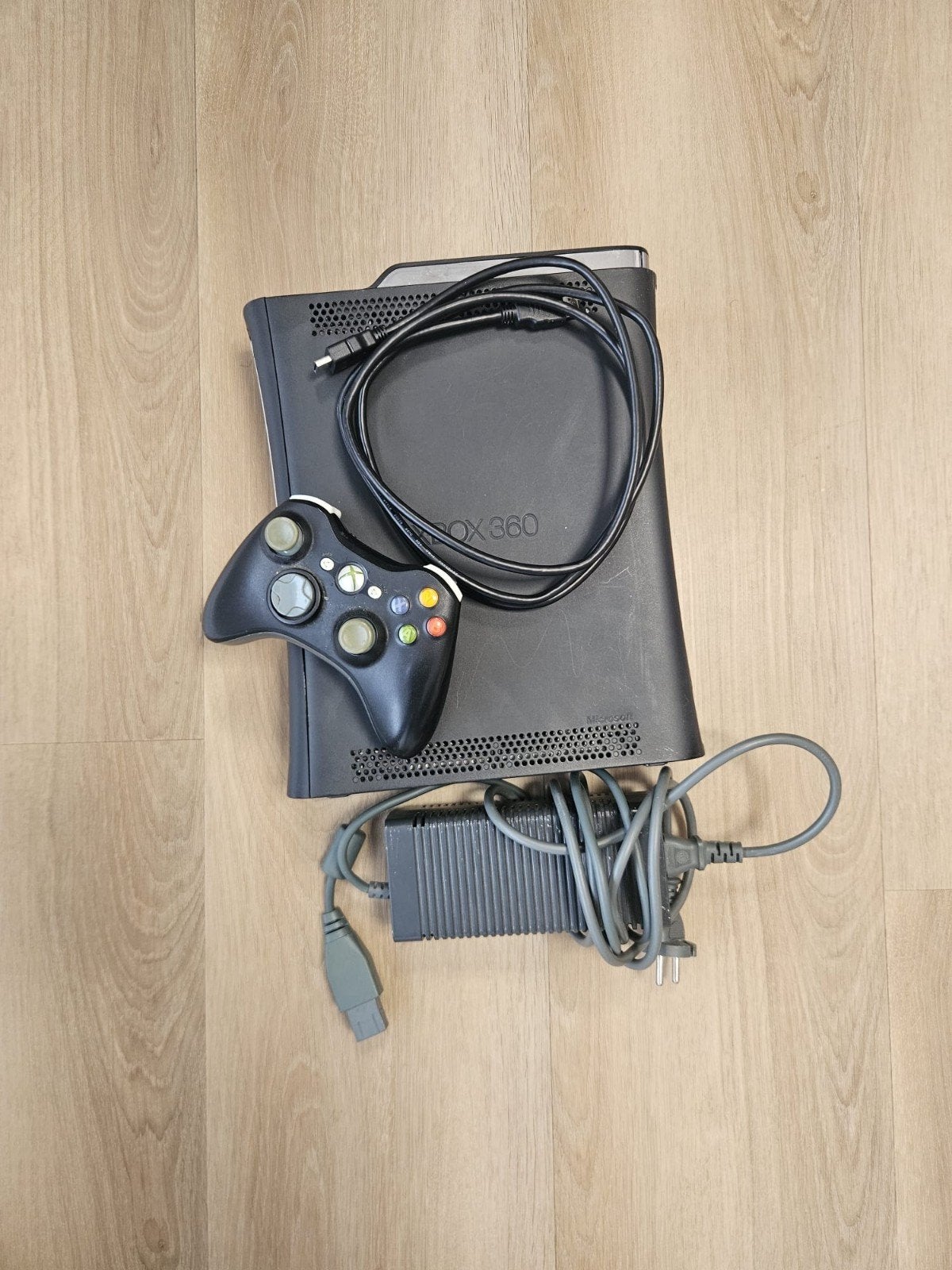 Xbox 360 Elite 120GB met kabels en defecte controller, Ophalen, 120 GB, Met 1 controller, 360 Arcade of Core