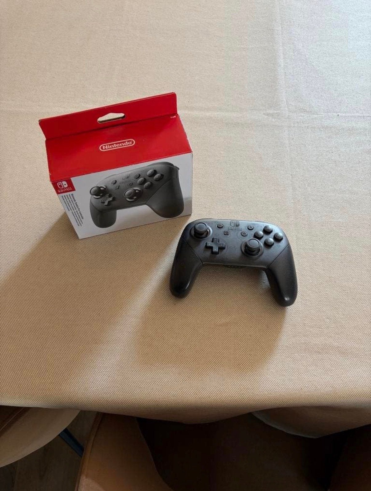 Nintendo Switch Pro Controller - Zwart, Gebruikt, Overige controllers, Ophalen of Verzenden, Draadloos