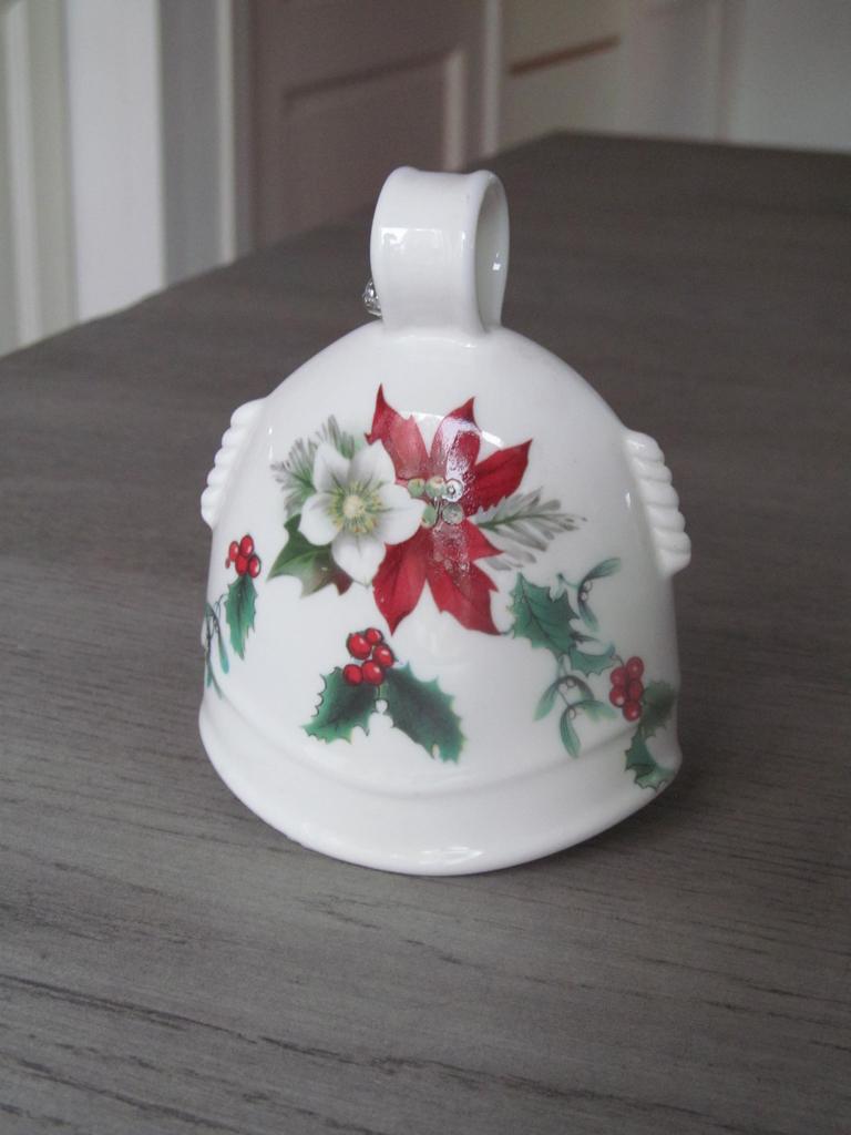 Kerstklok Griya Pusaka Raja Porcelain Handmade, Ophalen of Verzenden, Zo goed als nieuw