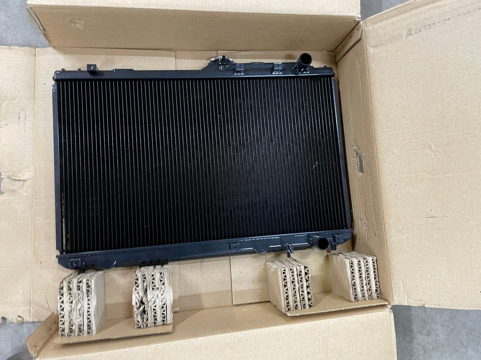 Toyota camry vcv10 radiateur nieuw 16400-62090, Ophalen of Verzenden